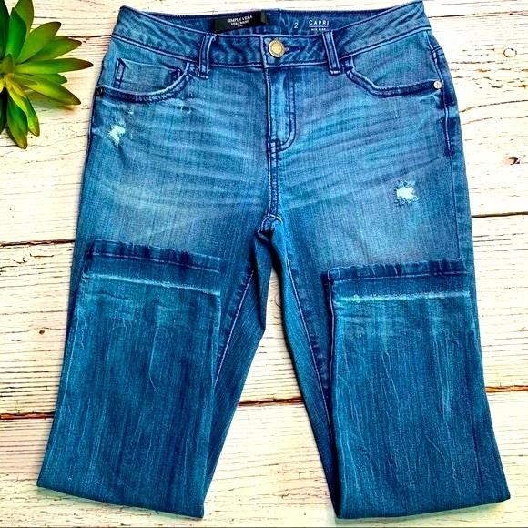 Vera Wang Denim Capri - Picture 1 of 7